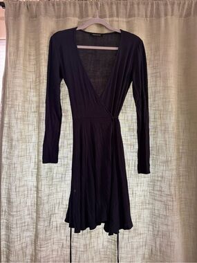 Long Sleeve Navy Wrap Midi Dress with Deep V and pockets!